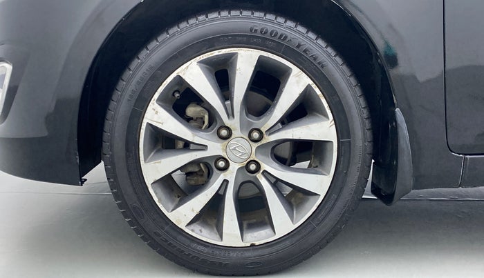 2016 Hyundai Verna FLUIDIC 1.6 SX VTVT, Petrol, Manual, 62,067 km, Left Front Wheel