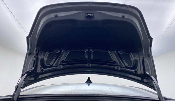 2016 Hyundai Verna FLUIDIC 1.6 SX VTVT, Petrol, Manual, 62,067 km, Boot Door Open