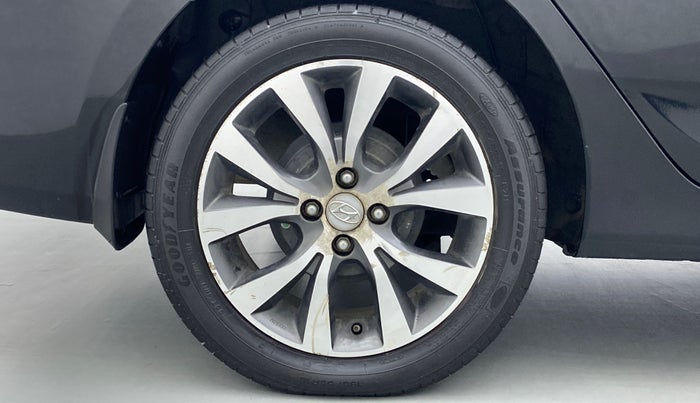 2016 Hyundai Verna FLUIDIC 1.6 SX VTVT, Petrol, Manual, 62,067 km, Right Rear Wheel