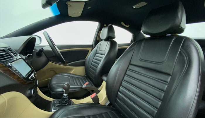 2016 Hyundai Verna FLUIDIC 1.6 SX VTVT, Petrol, Manual, 62,067 km, Right Side Front Door Cabin
