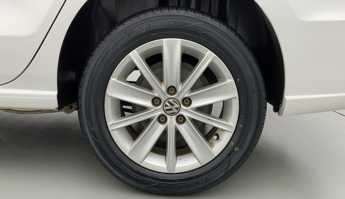 2016 Volkswagen Vento HIGHLINE 1.2 TSI AT, Petrol, Automatic, 74,175 km, Left Rear Wheel