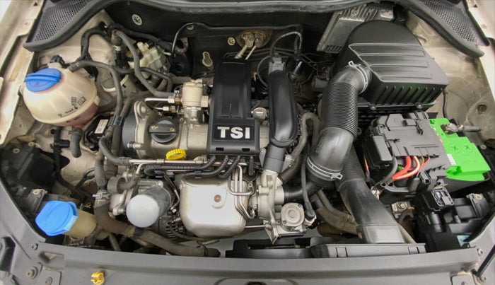 2016 Volkswagen Vento HIGHLINE 1.2 TSI AT, Petrol, Automatic, 74,175 km, Open Bonet