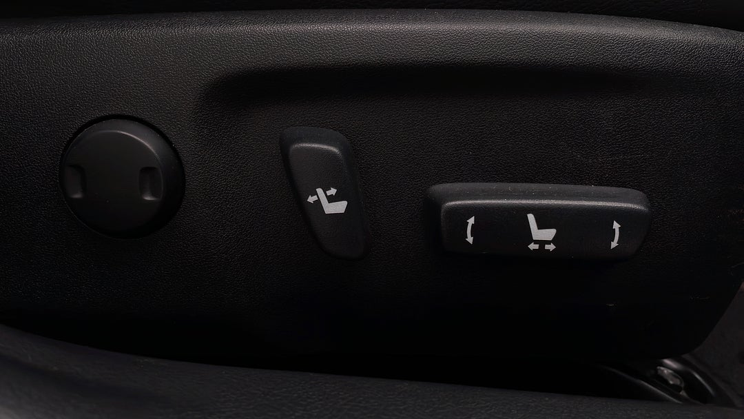 2017 Toyota Camry Atara Sl, Automatic, 109904 km, Drivers Side Adjustment Panel