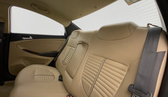 2015 Hyundai Verna FLUIDIC 4S 1.6 VTVT S, Petrol, Manual, 47,742 km, Right Side Rear Door Cabin