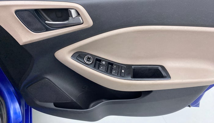 2015 Hyundai Elite i20 MAGNA 1.2, Petrol, Manual, 47,936 km, Driver Side Door Panels Control