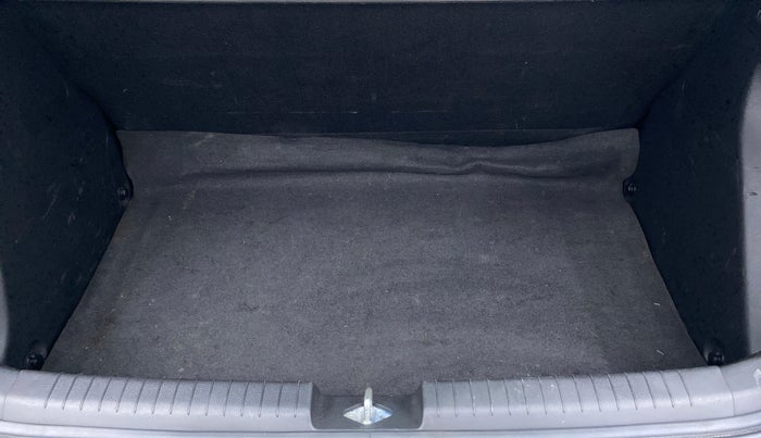 2015 Hyundai Elite i20 MAGNA 1.2, Petrol, Manual, 47,936 km, Boot Inside