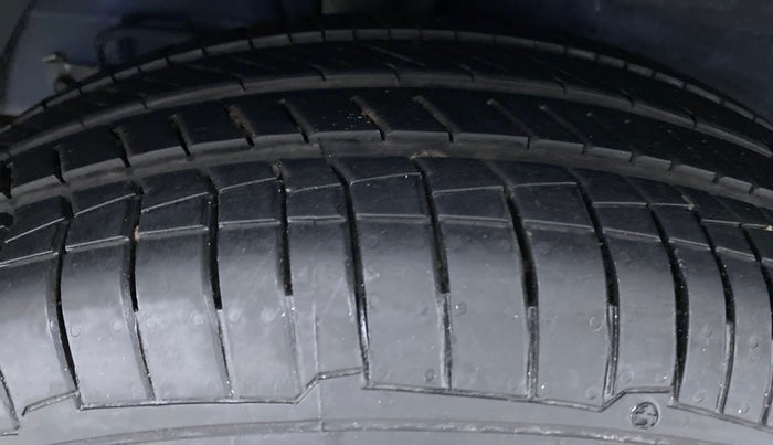2015 Hyundai Elite i20 MAGNA 1.2, Petrol, Manual, 47,936 km, Right Rear Tyre Tread