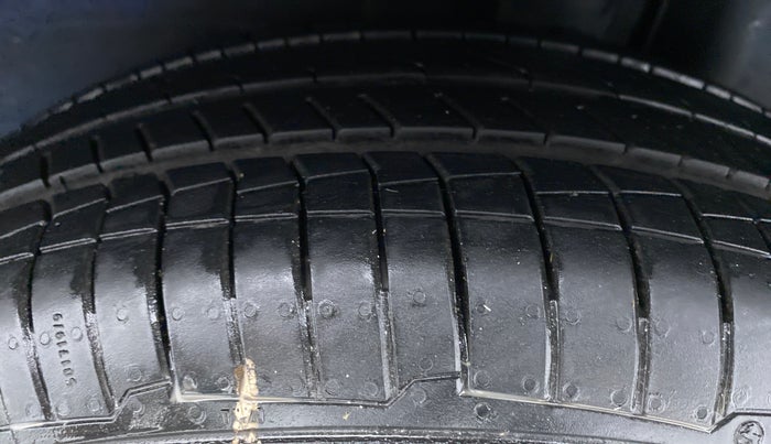 2015 Hyundai Elite i20 MAGNA 1.2, Petrol, Manual, 47,936 km, Left Rear Tyre Tread