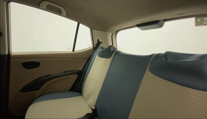 2010 Hyundai i10 MAGNA 1.2 AT, Petrol, Automatic, 67,447 km, Right Side Rear Door Cabin
