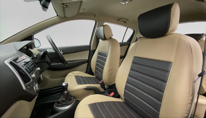 2013 Hyundai i20 SPORTZ 1.2 VTVT, Petrol, Manual, 38,899 km, Right Side Front Door Cabin