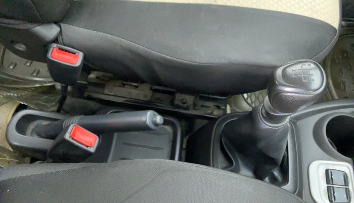 2017 Datsun Redi Go T (O), Petrol, Manual, 55,307 km, Gear Lever