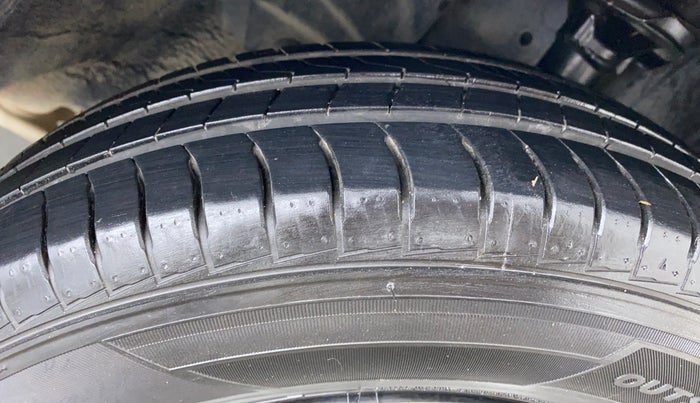 2017 Datsun Redi Go T (O), Petrol, Manual, 55,307 km, Right Front Tyre Tread