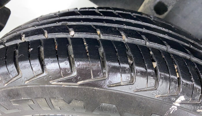 2017 Datsun Redi Go T (O), Petrol, Manual, 55,307 km, Right Rear Tyre Tread