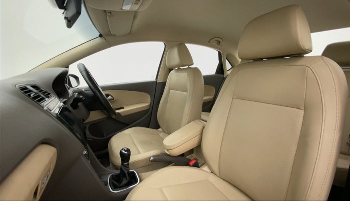 2015 Volkswagen Vento HIGHLINE PETROL, Petrol, Manual, 49,005 km, Right Side Front Door Cabin