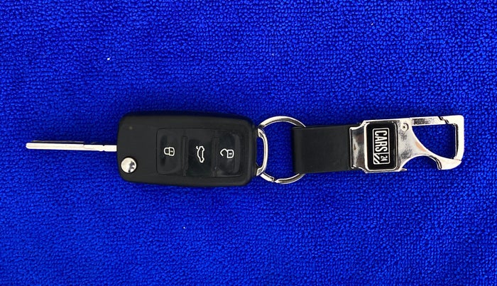 2015 Volkswagen Vento HIGHLINE PETROL, Petrol, Manual, 49,005 km, Key Close Up