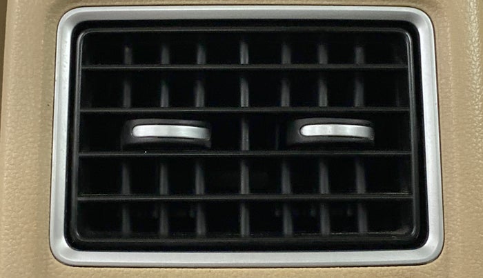 2015 Volkswagen Vento HIGHLINE PETROL, Petrol, Manual, 49,005 km, Rear AC Vents