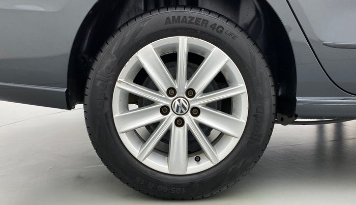 2015 Volkswagen Vento HIGHLINE PETROL, Petrol, Manual, 49,005 km, Right Rear Wheel