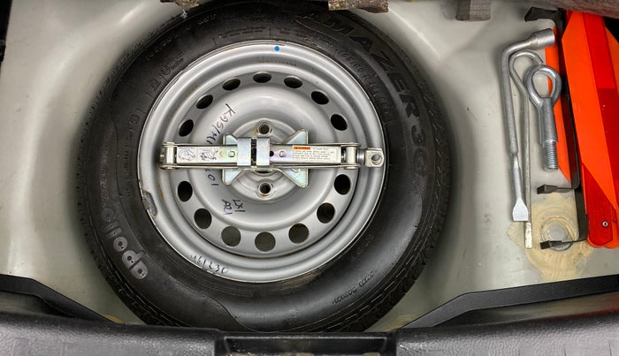 2015 Maruti Swift LXI OPT, Petrol, Manual, 10,990 km, Spare Tyre