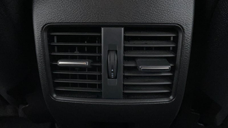 Infiniti Q30-Rear AC Vents