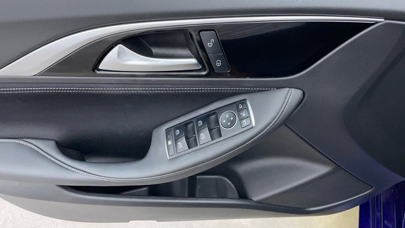 Infiniti Q30-Driver Side Door Panels Controls