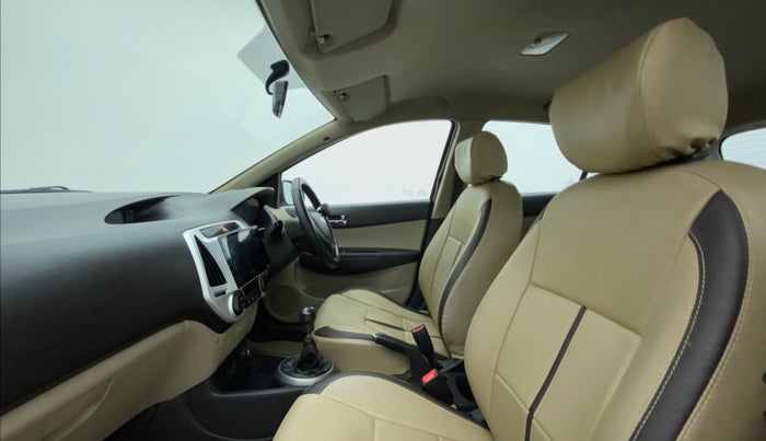 2012 Hyundai i20 MAGNA (O) 1.2, Petrol, Manual, 70,470 km, Right Side Front Door Cabin