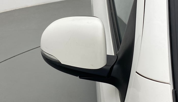 2012 Hyundai i20 MAGNA (O) 1.2, Petrol, Manual, 70,470 km, Right rear-view mirror - Folding motor not working