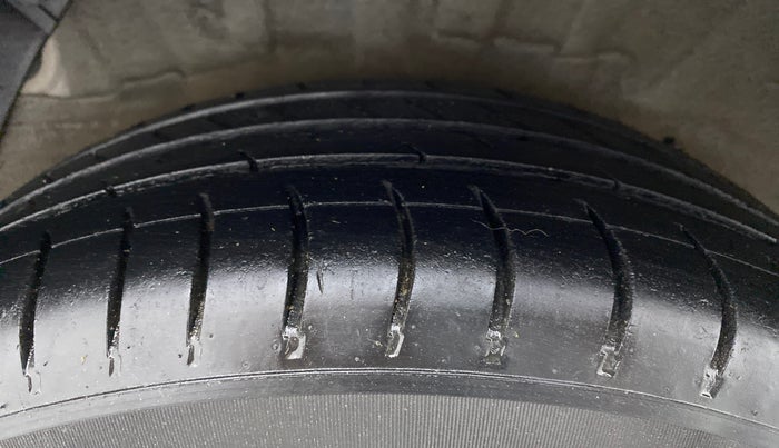 2012 Hyundai i20 MAGNA (O) 1.2, Petrol, Manual, 70,470 km, Right Rear Tyre Tread