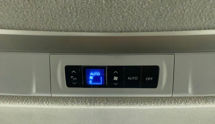 2018 Toyota Innova Crysta 2.4 VX 7 STR, Diesel, Manual, 47,723 km, Rear AC Temperature Control