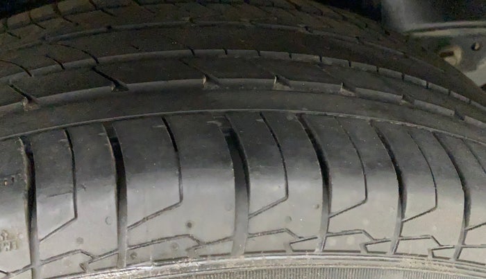 2018 Toyota Innova Crysta 2.4 VX 7 STR, Diesel, Manual, 47,723 km, Right Rear Tyre Tread