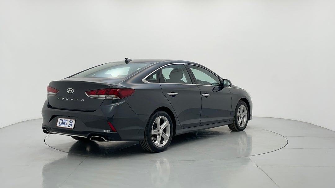 Right Back Diagonal (45- Degree) View