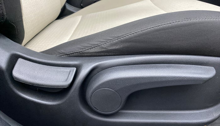 2017 Hyundai Verna 1.6 VTVT SX, Petrol, Manual, 32,015 km, Driver Side Adjustment Panel