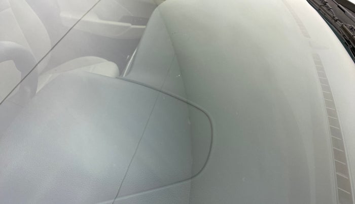 2017 Hyundai Verna 1.6 VTVT SX, Petrol, Manual, 32,015 km, Front windshield - Minor spot on windshield
