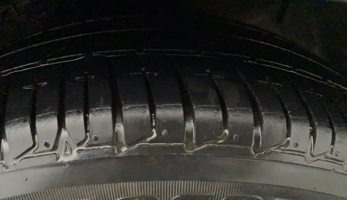 2016 Hyundai Xcent SX 1.2 (O), Petrol, Manual, 81,761 km, Left Front Tyre Tread