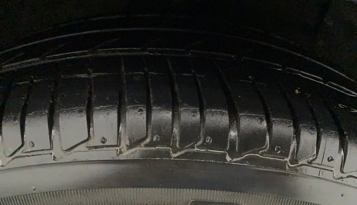 2016 Hyundai Xcent SX 1.2 (O), Petrol, Manual, 81,761 km, Left Rear Tyre Tread