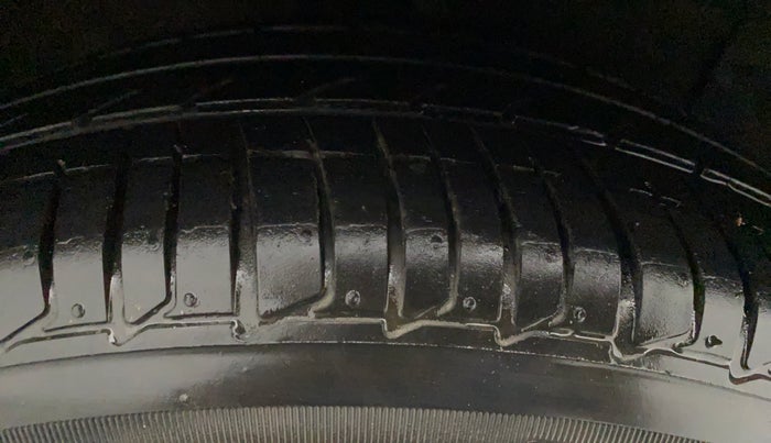 2016 Hyundai Xcent SX 1.2 (O), Petrol, Manual, 81,761 km, Right Rear Tyre Tread