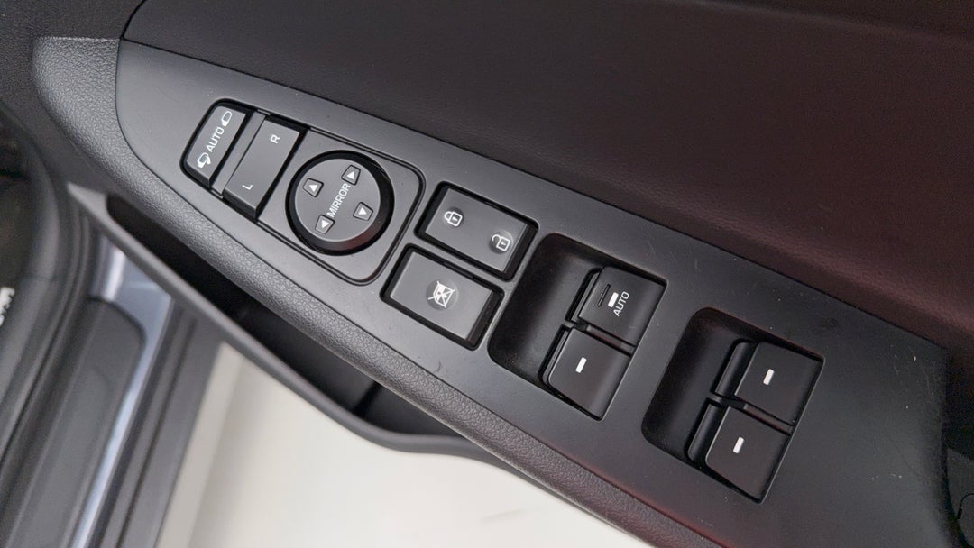 2017 Hyundai Tucson Active X (FWD), Automatic, 115203 km, Drivers Side Door Panel Controls