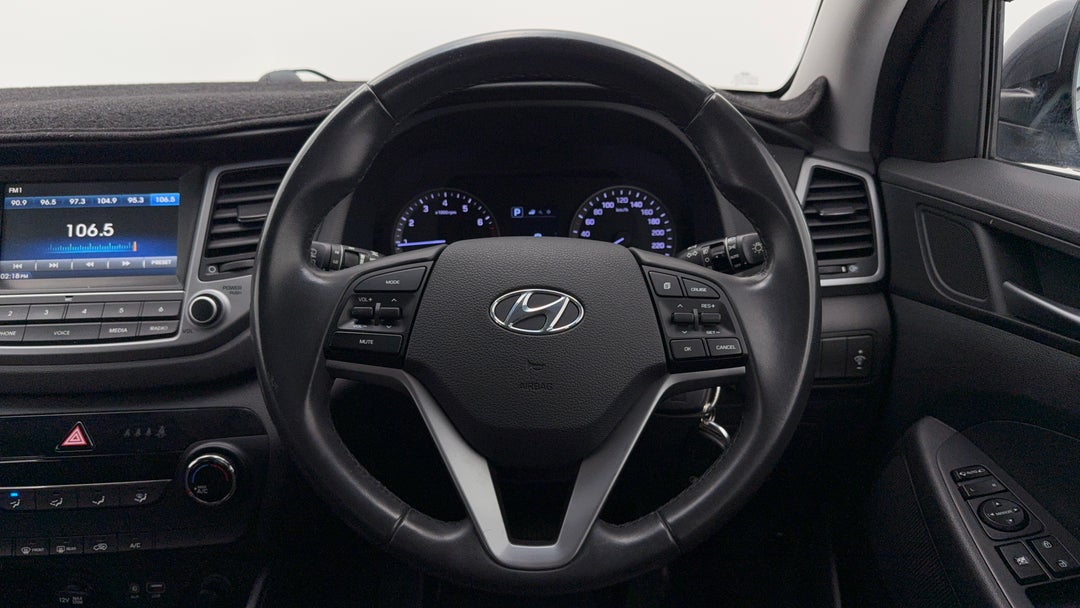 2017 Hyundai Tucson Active X (FWD), Automatic, 115203 km, Steering Wheel Close-up