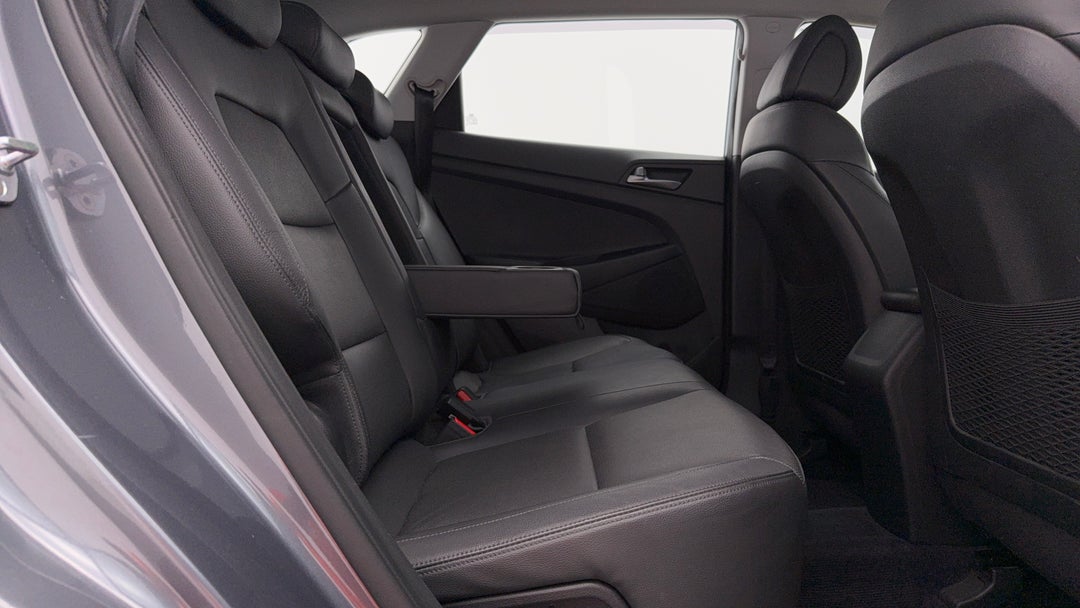 2017 Hyundai Tucson Active X (FWD), Automatic, 115203 km, Right Side Rear Door Cabin View