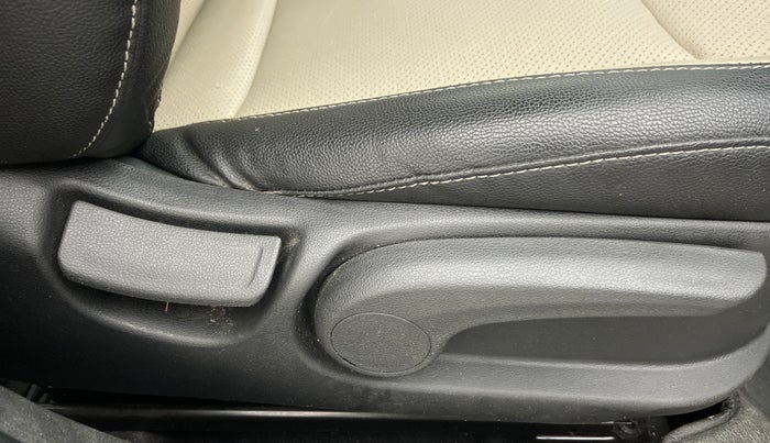 2019 Hyundai Verna 1.6 VTVT SX, Petrol, Manual, 14,283 km, Driver Side Adjustment Panel