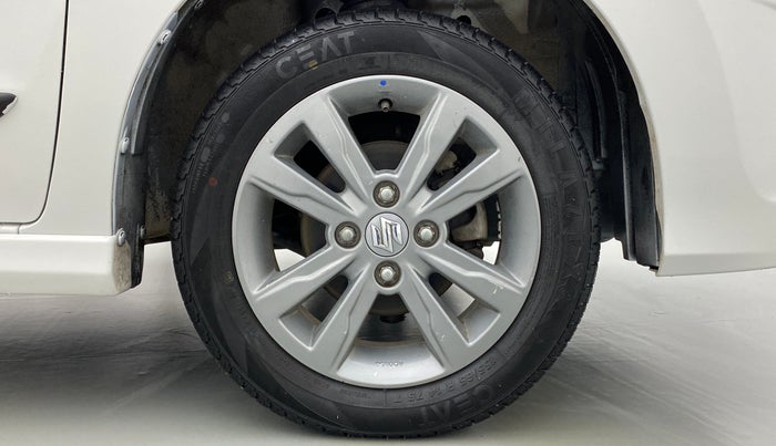 2015 Maruti Wagon R Stingray VXI, Petrol, Manual, 33,371 km, Right Front Wheel