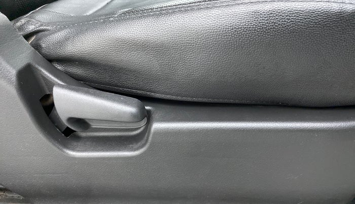 2015 Maruti Wagon R Stingray VXI, Petrol, Manual, 33,371 km, Driver Side Adjustment Panel