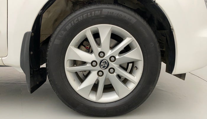 2017 Toyota Innova Crysta 2.8 GX AT 7 STR, Diesel, Automatic, 1,05,022 km, Right Front Wheel