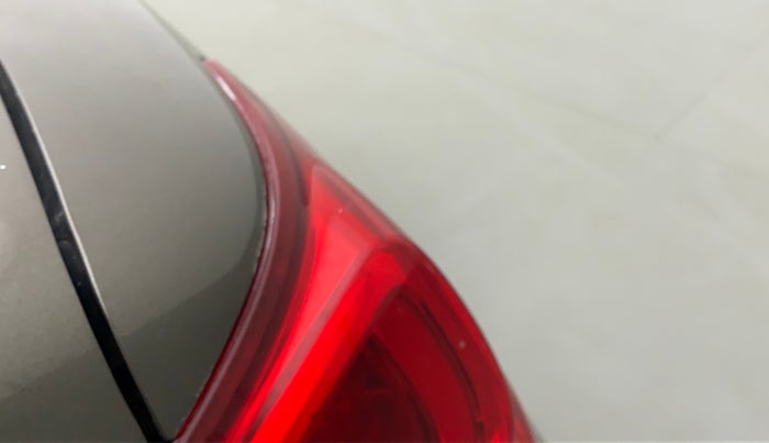 2017 Maruti Dzire VXI AMT, Petrol, Automatic, 88,813 km, Right tail light - Minor damage