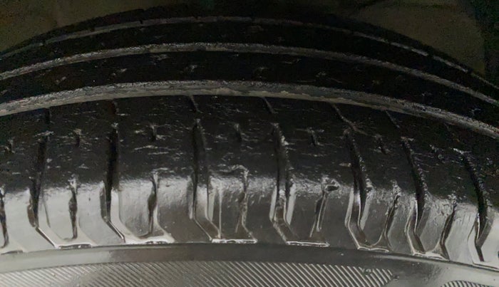 2017 Maruti Dzire VXI AMT, Petrol, Automatic, 88,813 km, Left Rear Tyre Tread