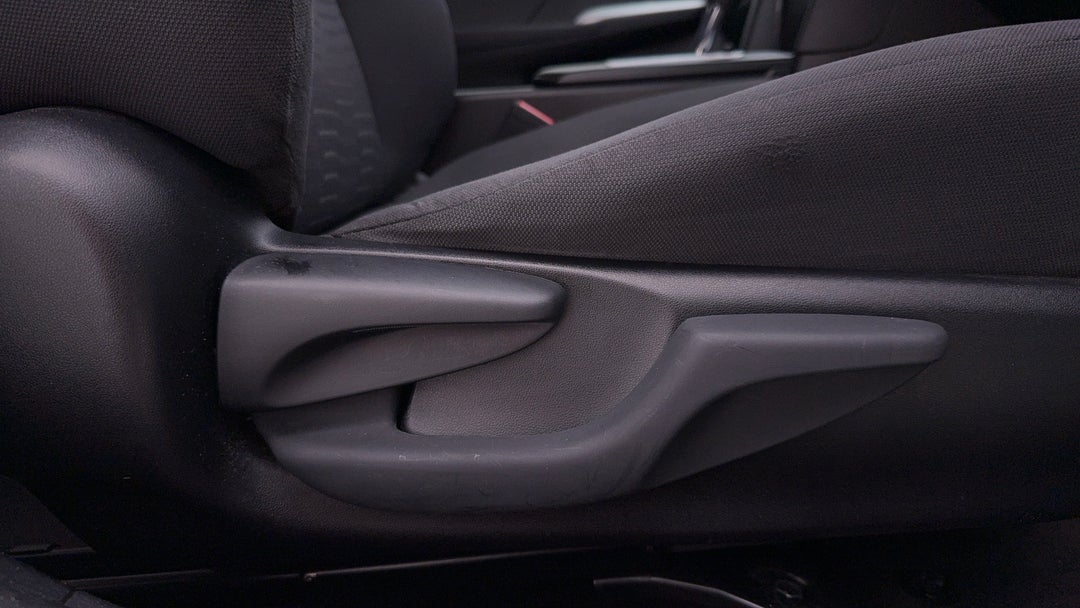 2016 Toyota Camry Altise, Automatic, 70245 km, Drivers Side Adjustment Panel