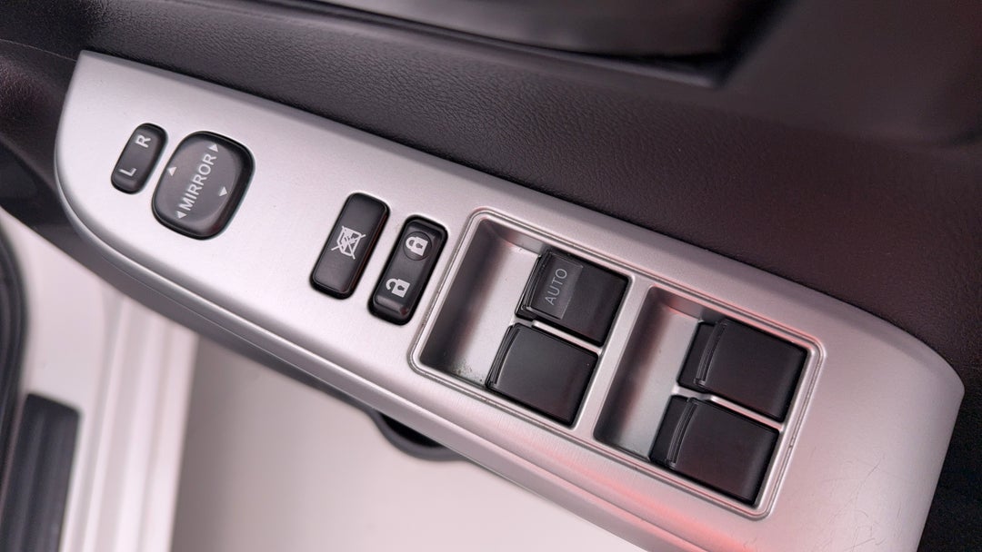 2016 Toyota Camry Altise, Automatic, 70245 km, Drivers Side Door Panel Controls