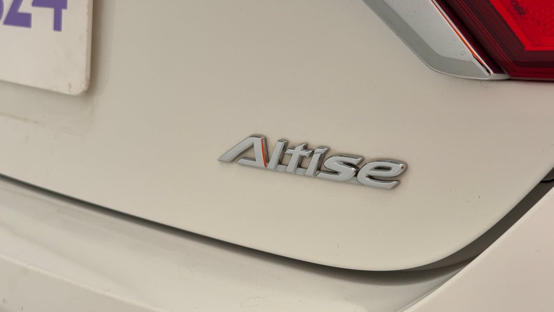 2016 Toyota Camry Altise, Automatic, 70245 km, Badge (Boot Right Side)