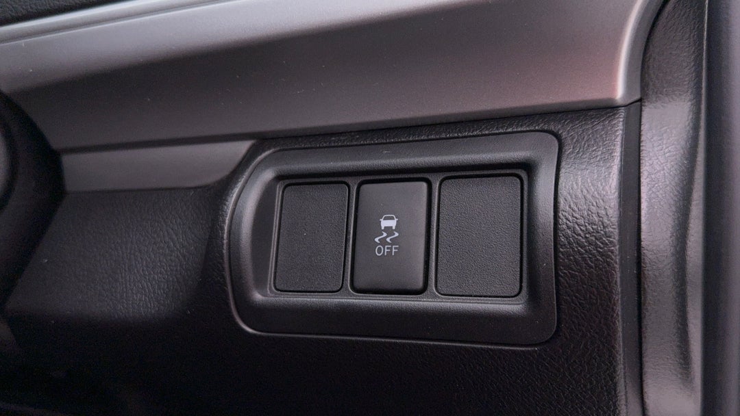 2016 Toyota Camry Altise, Automatic, 70245 km, Utility Switches/Buttons