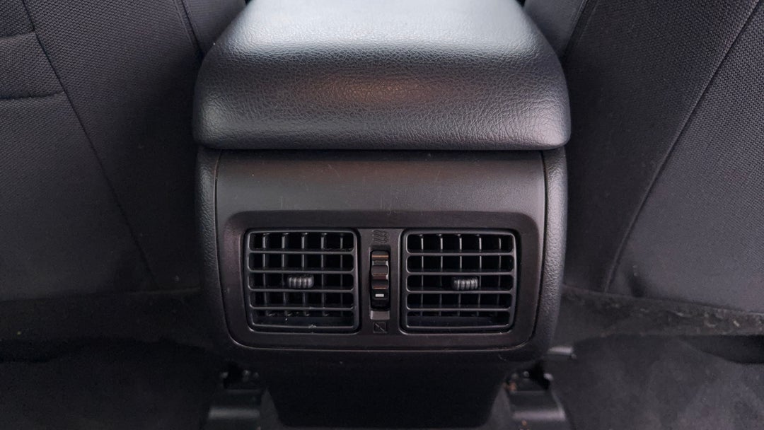 2016 Toyota Camry Altise, Automatic, 70245 km, Rear A/C Vent