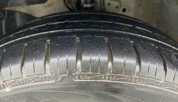 2015 Honda Brio 1.2 S MT I VTEC, Petrol, Manual, 88,972 km, Left Front Tyre Tread